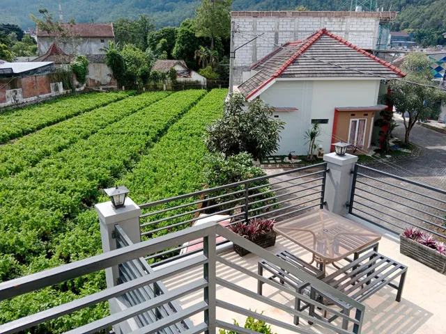 Three Bedroom Vacation Home by SR Living