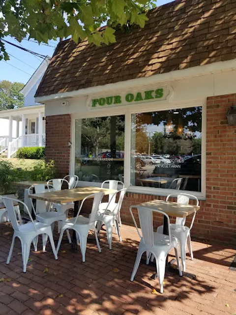 Four Oaks Cafe & Juice Bar