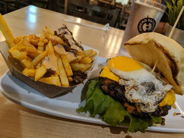 PINCHO Burgers and Kebabs