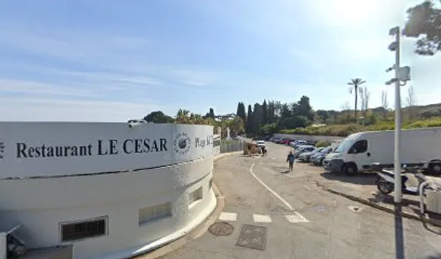 1035 Chem. de la Garoupe