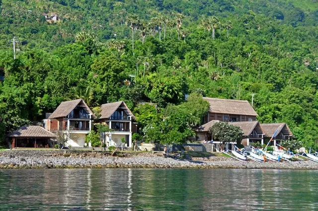 Amed Santorini Villa