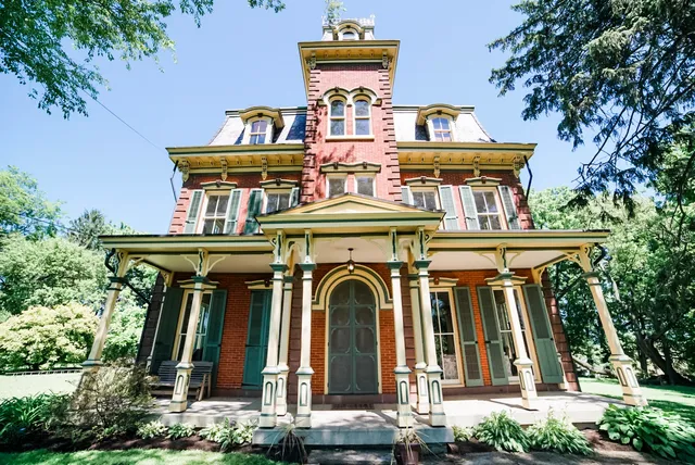 The Mansion In The Pines