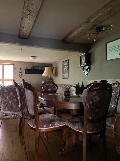 "Zeitlos" das Brunnen & Keller Café