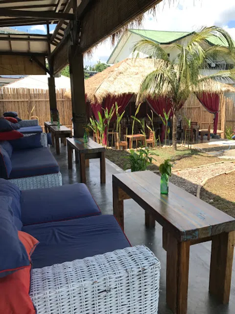 Wae Molas-Restaurant "Your Urban Oasis"