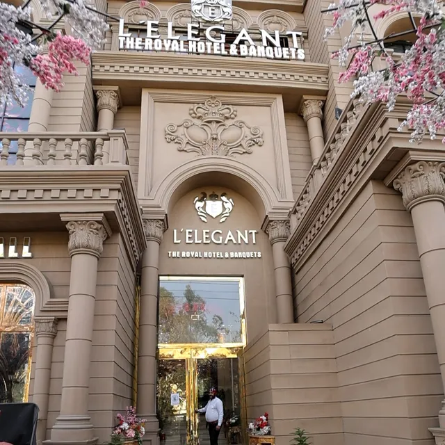 L'ELEGANT Hotel & Banquets (Ace Manor)