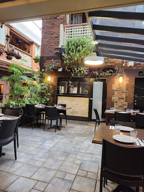 La Fiamma Woodfired Pizzeria Restaurant