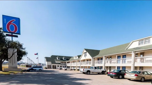 Motel 6 Fort Worth, TX - White Settlement