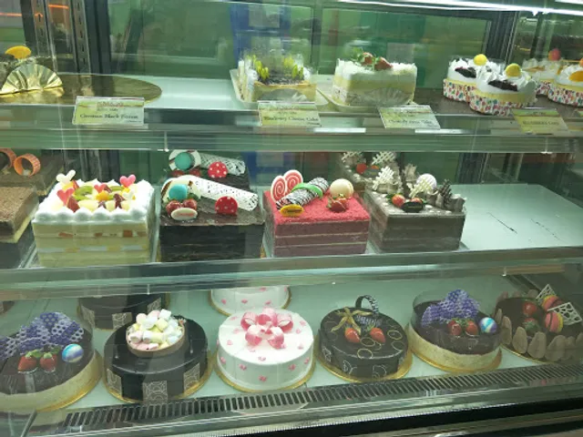 Pistachios Bakery (Permata)