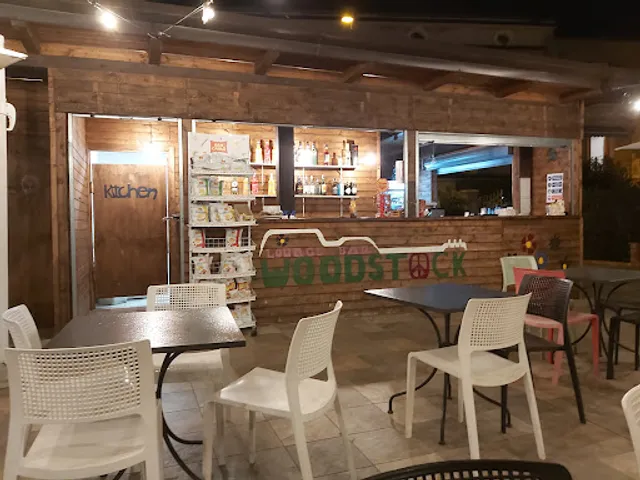 Woodstock Lounge Bar