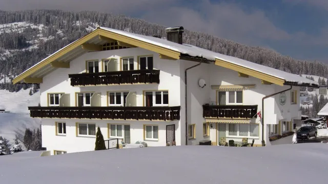Gästehaus Boersch, Familie Karin und Michael Jochum, Eggstraße 45 in Riezlern/Kleinwalsertal