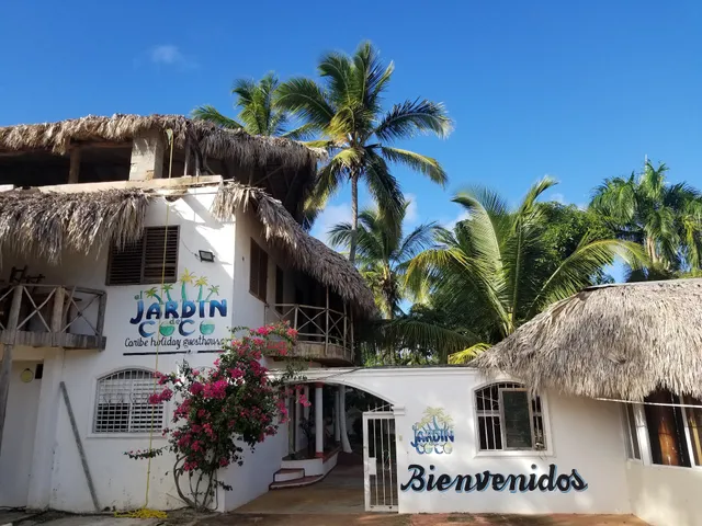 Chalet Tropical Pizzeria-Restaurante con piscina