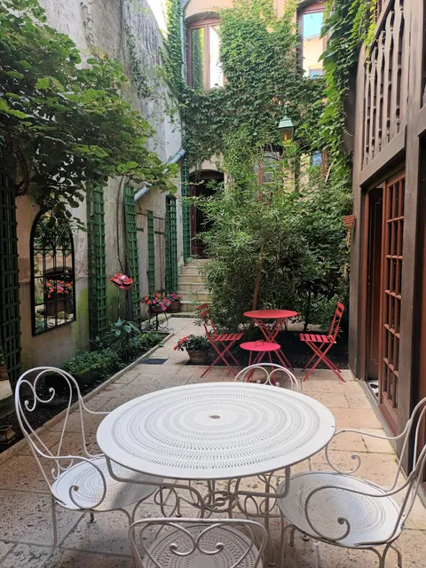 LE PATIO D'ALAIN ET VÉRONIQUE