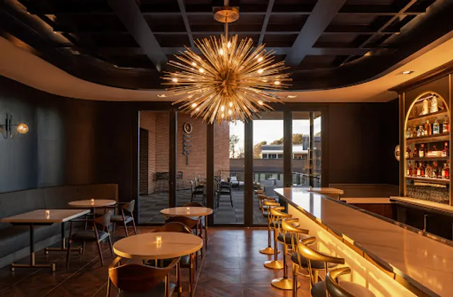 Oliver’s Twist Bar & View