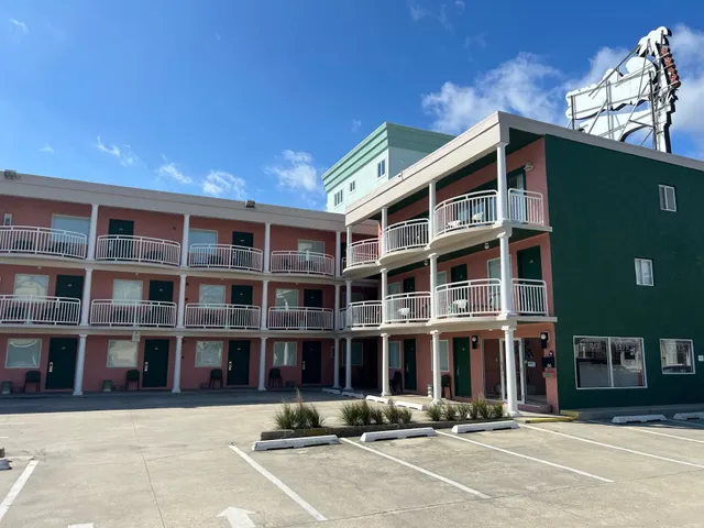 Coliseum Ocean Resort