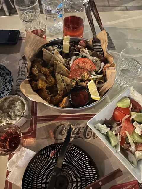 Μεζεδοπωλείο "Το Μανιτάρι"