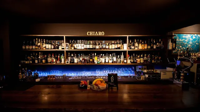 BAR CHIARO