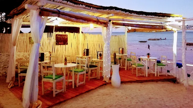 Peter Pan Beach Lodge & Italian Restaurant