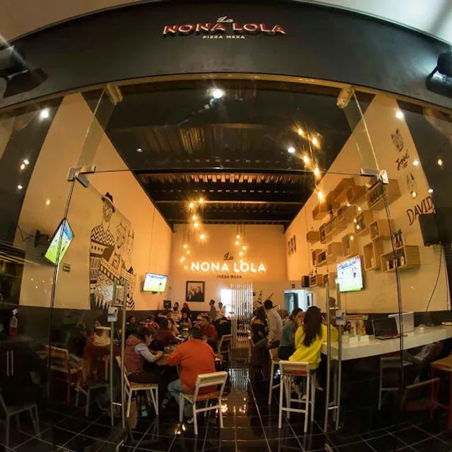 La Nona Lola