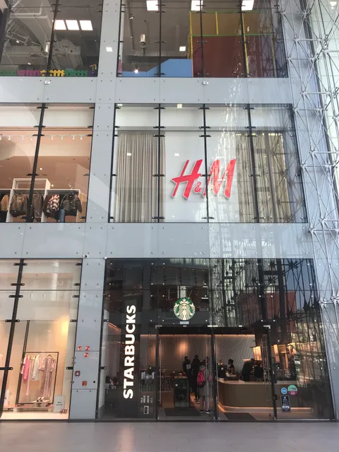 Starbucks Etele Plaza