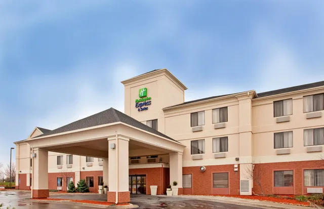 Holiday Inn Express & Suites Kansas City-Liberty (Hwy 152) by IHG