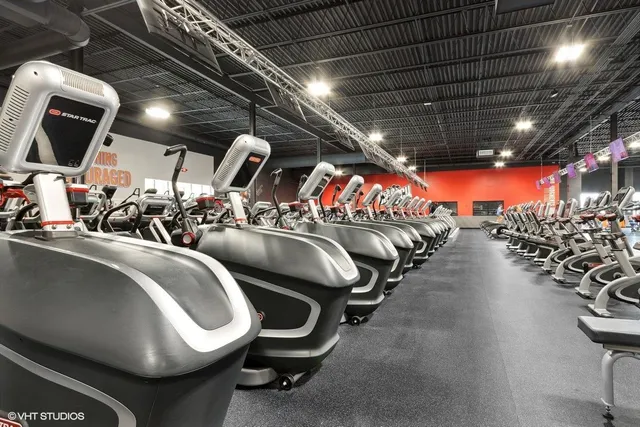 Crunch Fitness - Normal