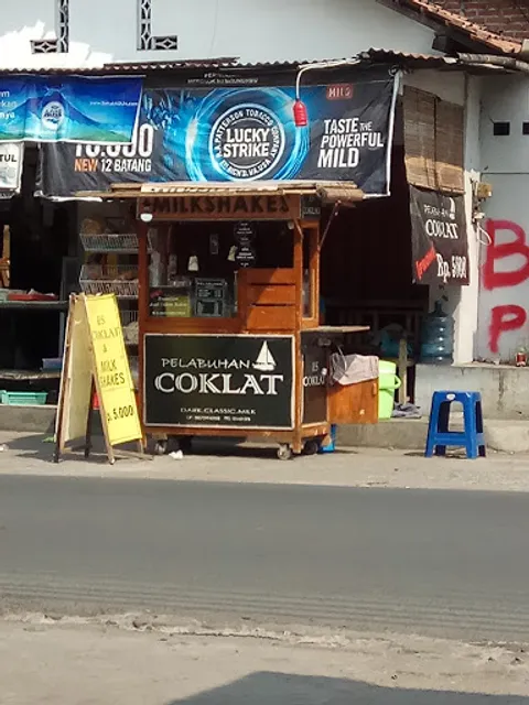 Es Coklat (Pelabuhan Coklat)