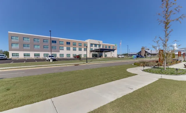 Holiday Inn Express & Suites, Union City, TN