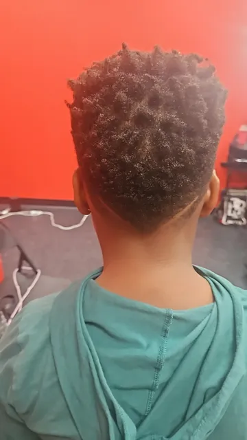 Good Cutz Barber Lounge