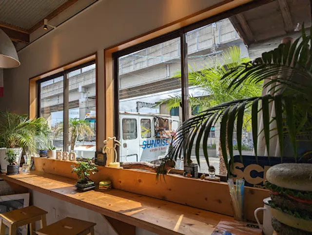 SUNRISE (サンライズ) ※不定期営業