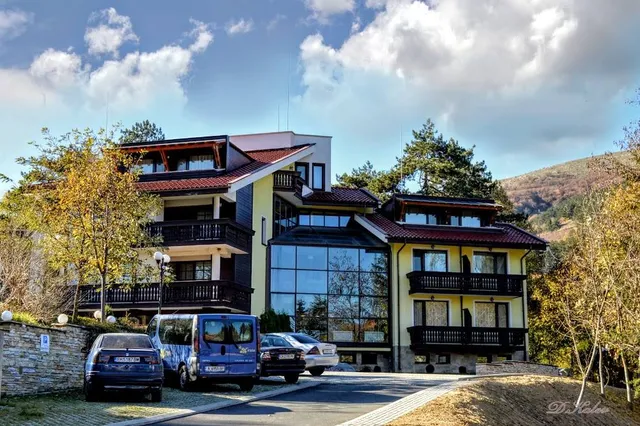 Парк хотел "Изворите"