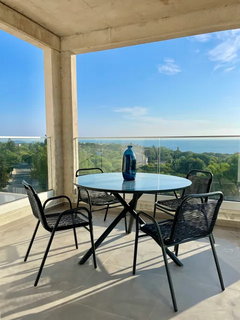 Coral Bay Garden Apartment