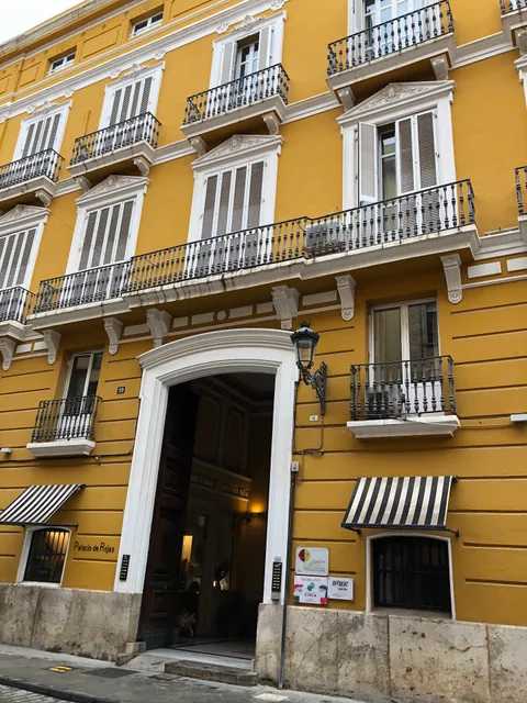 Palacio de Rojas by Moontels