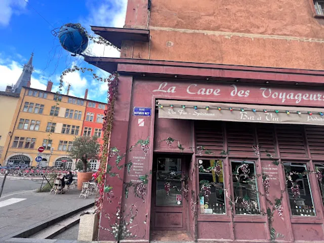 La Cave Des Voyageurs