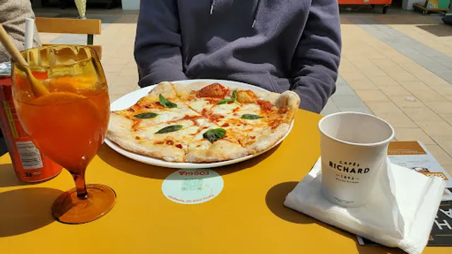 FOGGIA - PIZZERIA-COFFEE SHOP