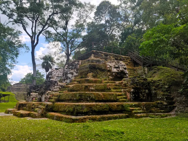Parque Arqueológico Uaxactún