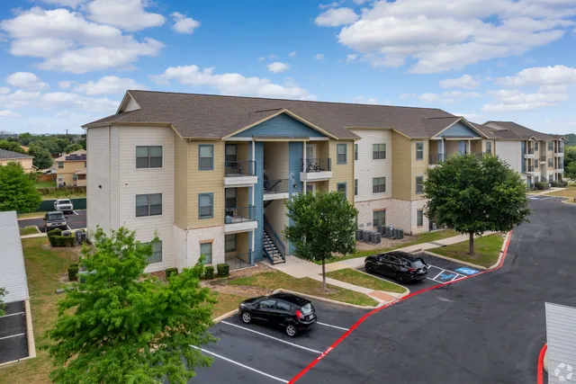 NovaVista Apartments at Woodlake