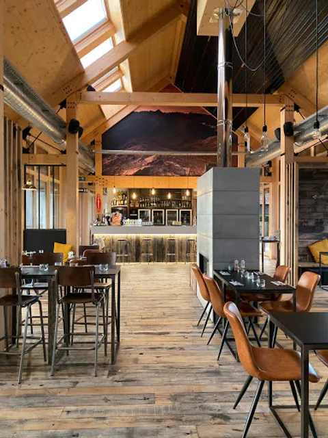 Vert Autre Chose - Restaurant et magasin de sports extérieurs