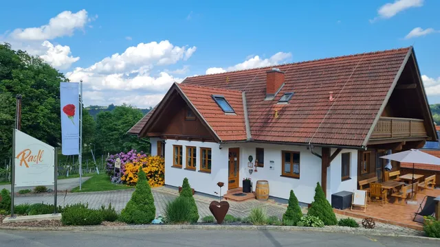 Weinhof - Gästehaus - Camping Radl
