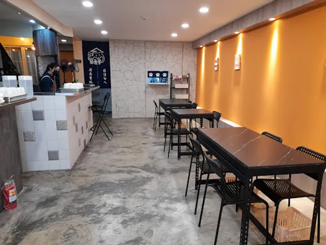 柴魚亭-私廚咖哩｜文化中心美食｜咖哩料理｜私廚料理｜苓雅區美食｜溫馨舒適的餐廳｜寵物友善