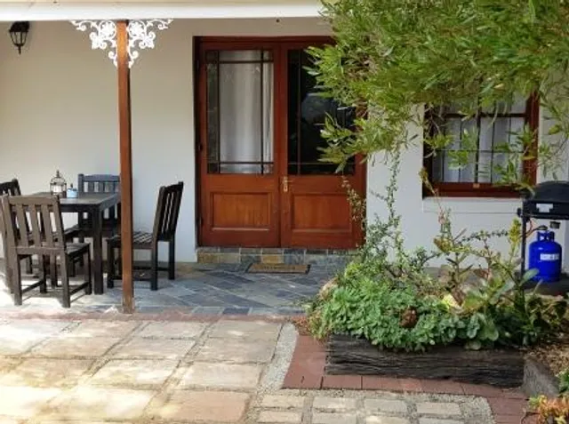 Hemel en Aarde Village Accommodation