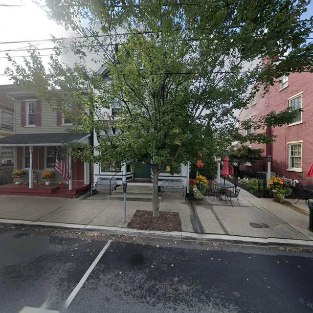 32 Below Ice Cream Shop