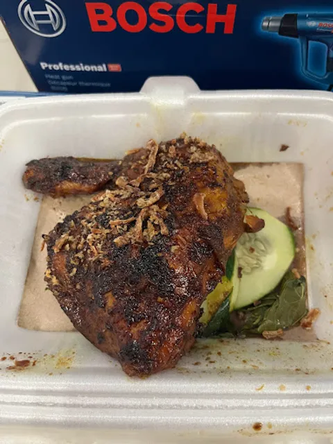 Ayam Tulang Lunak Andaliman, Bengkong