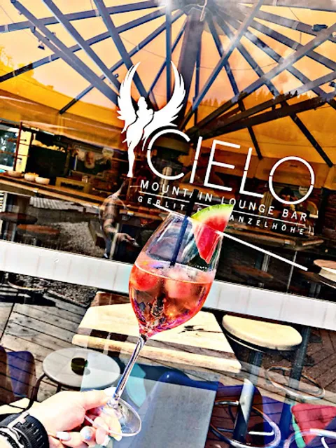 Cielo Mountain Lounge - Schirmbar