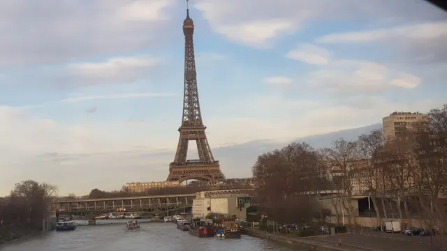 Avenue du Président Kennedy - Maison de Radio France