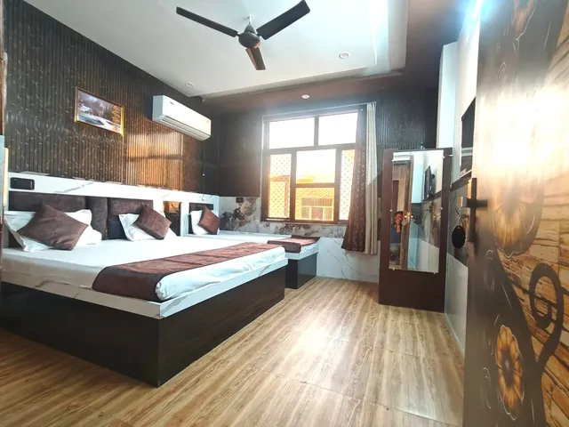 PARADISE VILLA "Lord Krishna's Inn"