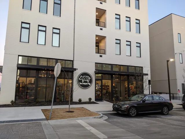 The Dotted Pig Uptown