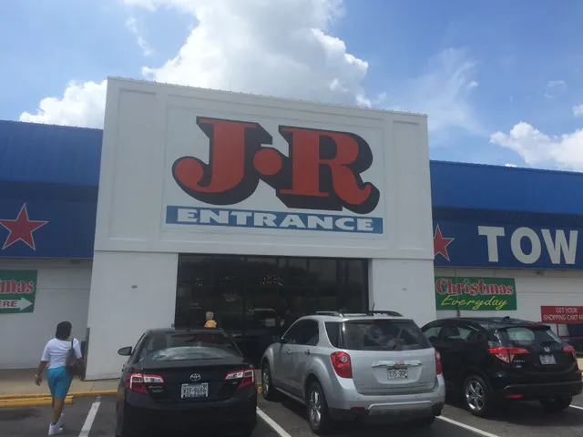 JR Cigar Outlet, Burlington
