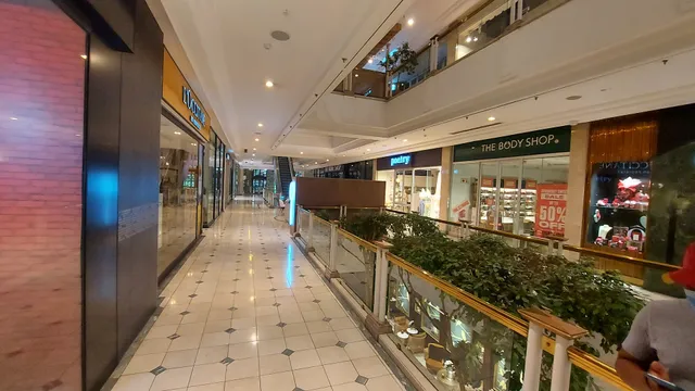 Hyde Park Shopping Centre
