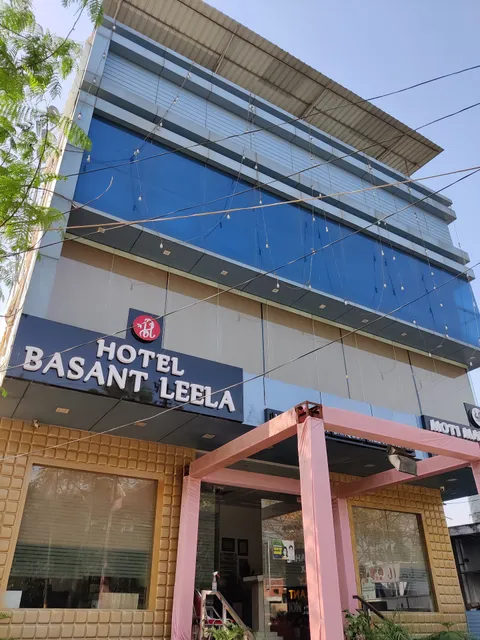 Hotel Basant Leela(Moti Mahal Delux- Legendary Culinary Restaurant) - Restaurant/Rooms In Hardoi/Banquet Halls In Hardoi/Lawns In Hardoi