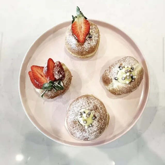 Roselane Cafe and Bakery